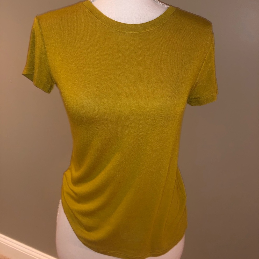 Women’s tee